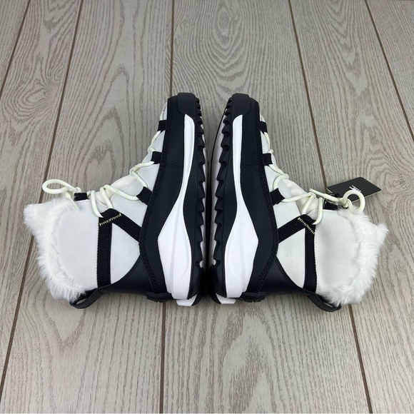 Sorel Women's Ona RMX Glacy Faux Fur Waterproof Boot US9.5 Sea Salt / Black $150 - Picture 4 of 8